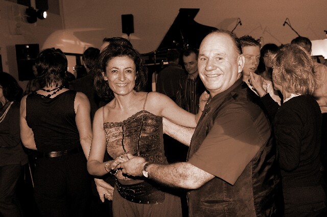 min 2006 12 16 beaune boogie 359 sepia